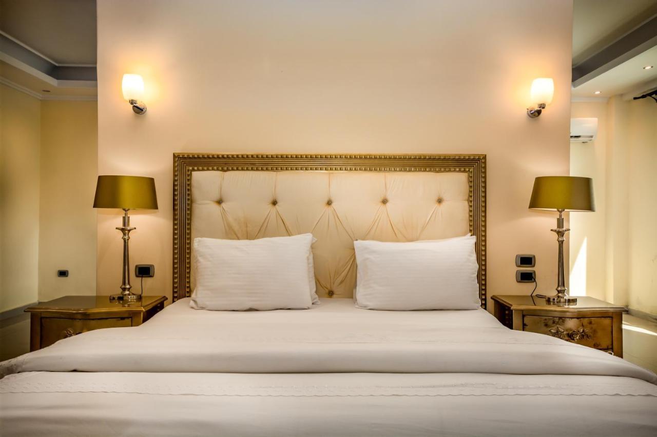 The Country Lodge Hotel Freetown Exterior foto